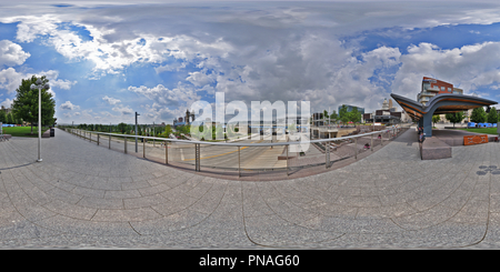 360 Grad Panorama Ansicht von Cincinatti (USA, OH) Riverfront Park Roebling Suspension Bridge 20160729