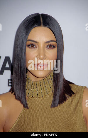 Kim Kardashian West 04/12/2017 Die US-Premiere von "Das Versprechen", gehalten an der TCL Chinese Theatre in Hollywood, CA Foto von Izumi Hasegawa/HNW/PictureLux Stockfoto