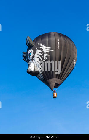 Wes der Wolf Heißluftballon am Himmel in Longleat Sky Safari, Wiltshire, UK im September Stockfoto