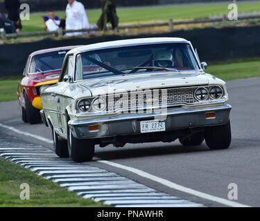 Bill Shepherd, Romain Dumas, Ford Galaxie 500, St Marys Trophäe, Limousine Autos, 1960 bis 1966, Goodwood Revival 2018, September 2018, Automobil Stockfoto