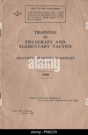 Ausbildung in Fieldcraft Training und elementaren Taktiken Handbuch 1940 Anweisung zur britischen Militärs auf, wie man grundlegende militärische Operationen durchführen, während des Zweiten Weltkriegs zur Verfügung zu stellen Stockfoto