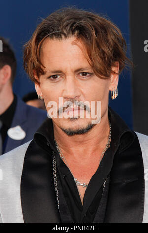 Johnny Depp bei der Premiere von Disney's "Piraten der Karibischen Meere: Tote Männer erzählen keine Geschichten' an der Dolby Theatre in Hollywood, CA, 18. Mai 2017 statt. Foto von Joseph Martinez/PictureLux Stockfoto