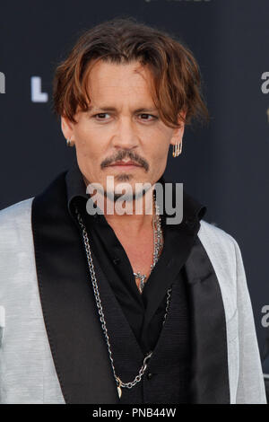 Johnny Depp bei der Premiere von Disney's "Piraten der Karibischen Meere: Tote Männer erzählen keine Geschichten' an der Dolby Theatre in Hollywood, CA, 18. Mai 2017 statt. Foto von Joseph Martinez/PictureLux Stockfoto