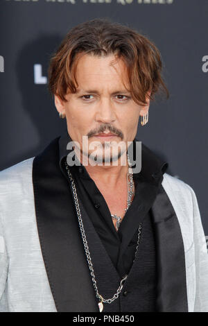 Johnny Depp bei der Premiere von Disney's "Piraten der Karibischen Meere: Tote Männer erzählen keine Geschichten' an der Dolby Theatre in Hollywood, CA, 18. Mai 2017 statt. Foto von Joseph Martinez/PictureLux Stockfoto