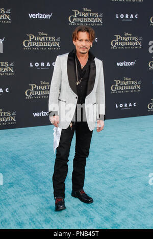 Johnny Depp bei der Premiere von Disney's "Piraten der Karibischen Meere: Tote Männer erzählen keine Geschichten' an der Dolby Theatre in Hollywood, CA, 18. Mai 2017 statt. Foto von Joseph Martinez/PictureLux Stockfoto