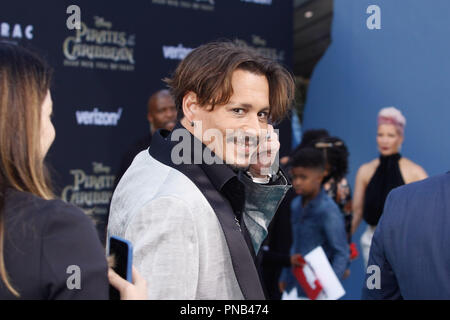 Johnny Depp bei der Premiere von Disney's "Piraten der Karibischen Meere: Tote Männer erzählen keine Geschichten' an der Dolby Theatre in Hollywood, CA, 18. Mai 2017 statt. Foto von Joseph Martinez/PictureLux Stockfoto