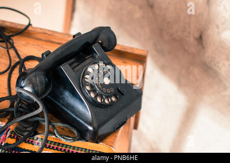 Altmodische schwarz Telefon in Retro/Vintage Style aus längst vergangenen Ära Stockfoto