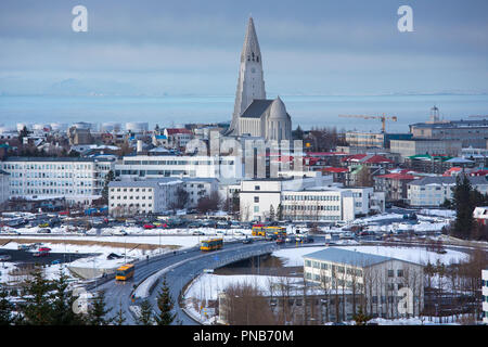 Die Hauptstadt Reykjavik und der Lutherischen Kirche Hallgr bin skirkja Kathedrale, Island Stockfoto