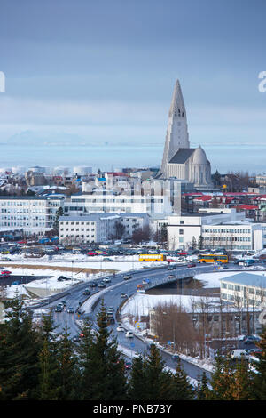 Die Hauptstadt Reykjavik und der Lutherischen Kirche Hallgr bin skirkja Kathedrale, Island Stockfoto