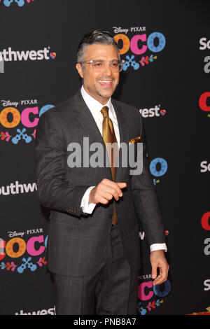 Jaime Camil bei der Premiere von Disney/Pixars "Coco" am El Capitan Theatre in Hollywood, CA, November 8, 2017 statt. Foto von Joseph Martinez/PictureLux Stockfoto