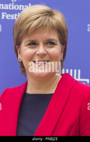 Von Edinburgh jährliche Book Festival in Charlotte Square, Großbritannien Mit: Nicola Sturgeon Wo: Edinburgh, Großbritannien Wann: 20 Aug 2018 Quelle: Euan Kirsche / WANN Stockfoto