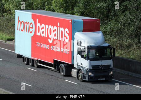 Home Schnäppchen Lkw die Belieferung von Geschäften Stockfoto