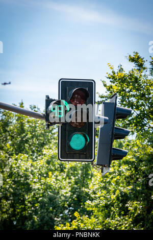 Grüne Farbe auf die Ampel mit Count down - Die Anzahl der Countdown bis auf Null Stockfoto