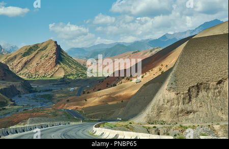 Rver Täler Gulcha, Pamir Highway, Kirgisistan, Zentralasien Stockfoto