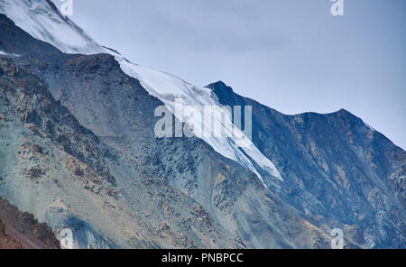 Barskoon Schlucht, schöne Sicht auf die Berge, Kirgisistan, Zentralasien Stockfoto