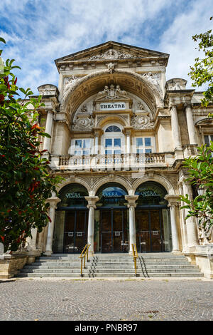 AVIGNON, Frankreich - 11 AUGUST 2017: Grand Opera House, Avignon, Provence, Frankreich Stockfoto
