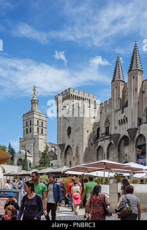 AVIGNON, Frankreich - 11 AUGUST 2017: Päpstliche Palast in Avignon, Frankreich Stockfoto