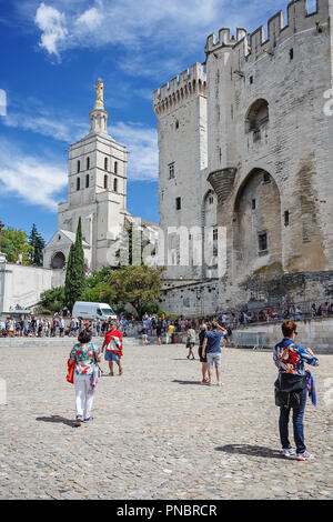 AVIGNON, Frankreich - 11 AUGUST 2017: Päpstliche Palast in Avignon, Frankreich Stockfoto