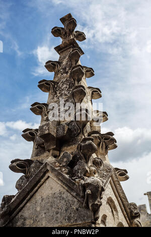 Outdoor Dekoration der mittelalterlichen Päpstlichen Palast in Avignon Stadt Stockfoto