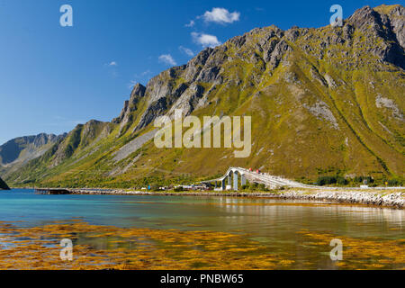 Fahrt auf der E10 nach Süden auf den Lofoten Stockfoto