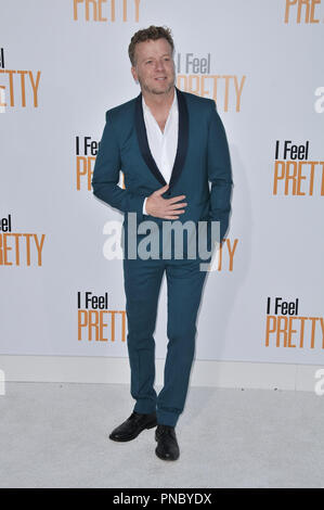 McG am "Ich fühle mich ziemlich" Los Angeles Premiere im Westwood Village Theater in Westwood, CA am Dienstag, 17. April 2018. Foto von PRPP/PictureLux Datei Referenz # 33578 035 PRPP 01 nur für redaktionelle Verwendung - Alle Rechte vorbehalten Stockfoto