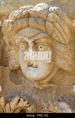 Theater Maske Entlastung der antiken Stadt Myra in Lyzien Region von Anatolien, modernen Demre, Türkei Stockfoto