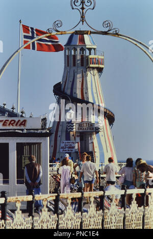 Helter Skelter am Ende der Palace Pier, Brighton, East Sussex, England, UK. Ca. 80er Stockfoto