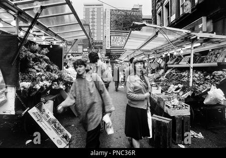 Berwick Street Market und Rupert Street, Soho, London, England, UK. Ca. 80er Stockfoto