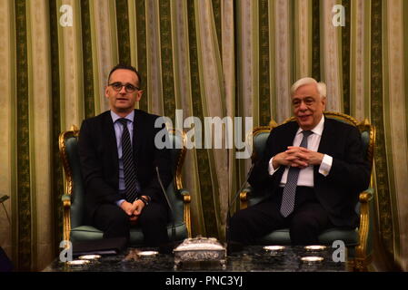 Athen, Griechenland. 20 Sep, 2018. Minister für Auswärtige Angelegenheiten der Bundesrepublik Deutschland Heiko Maas (links) und der Präsident der Republik Griechenland Prokopis Pavlopoulos (rechts), während Ihrer Tagung. Credit: Dimitrios Karvountzis/Pacific Press/Alamy leben Nachrichten Stockfoto