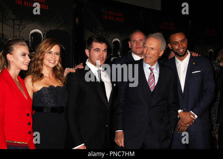 Jeanne Goursaud, Jenna Fischer, Alek Skarlatos, Spencer Stein, Clint Eastwood, Anthony Sadler 02/05/2018 Die Weltpremiere von "Die 15:17 bis Paris' an Der sjr Theater bei Warner Bros Studios in Burbank, CA Foto von Izumi Hasegawa/HNW/PictureLux Stockfoto