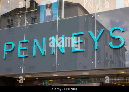 Dublin, Irland - 14 August 2018: Das Schild über dem Eingang zu einem penneys Store in der Stadt Dublin in der Republik Irland, am 14. Stockfoto