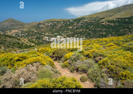 Berglandschaft vom Wanderweg auf Andros, Kykladen, Griechenland Stockfoto