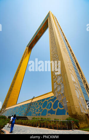 Dubai Frame, eine neue touristische Attraktion mit erhöhten Aussichtsplattform, in Dubai, VAE, Vereinigte Arabische Emirate Stockfoto