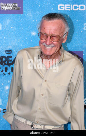 Stan Lee im Spike TV Scream 2009. Ankunft im Griechischen Theater in Los Angeles, CA. Foto: Richard Chavez/PictureLux 10/17/2009 Datei Referenz # LeeStan02 101709 RAC nur für redaktionelle Verwendung - Alle Rechte vorbehalten Stockfoto