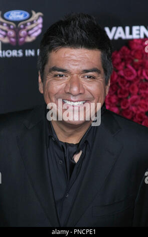 George Lopez am Los Angeles Weltpremiere von New Line Cinema "Valentinstag". Ankunft gehalten an der Grauman Chinese Theatre in Hollywood, CA. Februar 8, 2010. Foto: Richard Chavez/PictureLux Datei Referenz # LopezGeorge2 020810 RAC nur für redaktionelle Verwendung - Alle Rechte vorbehalten Stockfoto