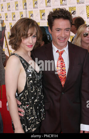 Rachel McAdams und Robert Downey Jr. an den 2009 San Diego Comic-Con International Convention Tag 2 an das San Diego Convention Center in San Diego, CA Freitag, Juli 24, 2009 Foto von Richard Chavez/PictureLux Datei Referenz # McAdamsANDDowneyJR02 72409 RCRAC Für die redaktionelle Nutzung nur - Alle Rechte vorbehalten Stockfoto