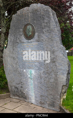 Sneem, Irland - 17. August 2018: ein Denkmal im Dorf Sneem in Irland, zum ehemaligen französischen Präsidenten Charles De gewidmet Stockfoto