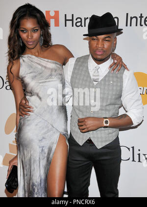 Ne-Yo & Jessica Weiß an der Recording Academy und Clive Davis Pre-Grammy 2010 Gala im Beverly Hilton Hotel in Beverly Hills, CA. Die Veranstaltung fand am Samstag, den 30. Januar 2010. Foto von PRPP Pacific Rim Foto Presse. /PictureLux Datei Referenz # amerikanischen Soulbarden Ne-Yo JessicaWhite 13010 2 PLX nur für redaktionelle Verwendung - Alle Rechte vorbehalten Stockfoto