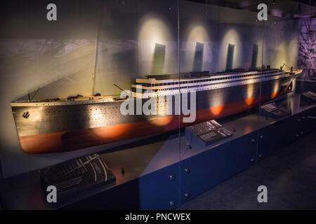 Belfast, Nordirland - 23. August 2018: ein Modell des berühmten Titanic Schiff Titanic Belfast Museum in Belfast, Nordirland. Stockfoto