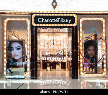 Charlotte Tilbury Store in der Dubai Mall, VAE, Vereinigte Arabische Emirate Stockfoto