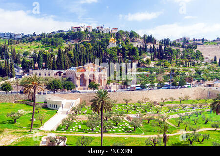 Kirche aller Nationen und Mary Magdalene Convent auf dem Ölberg, Jerusalem, israel Stockfoto