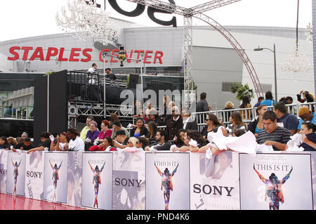 Atmosphäre des Los Angeles Premiere von Michael Jacksons 'This Is It' im Nokia Theater in Los Angeles, CA. Die Veranstaltung fand am Dienstag, 27. Oktober 2009 statt. Foto: Pedro Ulayan Pacific Rim Foto Presse. /PictureLux Datei Referenz # Atmosphäre 102709 3 PRPP nur für redaktionelle Verwendung - Alle Rechte vorbehalten Stockfoto