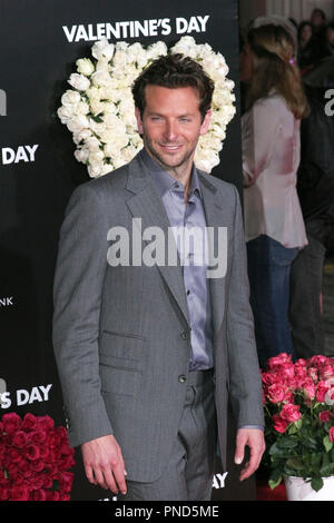 Bradley Cooper am Los Angeles Weltpremiere von New Line Cinema "Valentinstag". Ankunft gehalten an der Grauman Chinese Theatre in Hollywood, CA. Februar 8, 2010. Foto: Richard Chavez/PictureLux Datei Referenz # CooperB7 020810 RAC nur für redaktionelle Verwendung - Alle Rechte vorbehalten Stockfoto