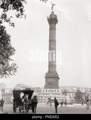 1920 Spalte s PLACE DE LA BASTILLE COLONNE DE JUILLET MIT GEIST DER FREIHEITSSTATUE AUF PARIS FRANKREICH - r924 HAR 001 HARS AUF SPALTEN STÄDTE WAGEN 1830 GENDARM SÄUGETIER SCHWARZE UND WEISSE BRONZE HAR 001 ALTMODISCH Stockfoto