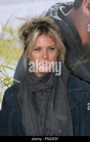 Rachel Hunter am Screen Gems Weltpremiere von "John". Ankunft gehalten am Graumans Chinese Theatre in Hollywood, CA. Februar 1, 2010. Foto: Richard Chavez/PictureLux Datei Referenz # HunterRachel4 020110 PLX nur für redaktionelle Verwendung - Alle Rechte vorbehalten Stockfoto