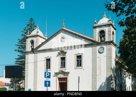 Cascais, Portugal - Sept 20, 2018: die Fassade der Igreja Paroquial de Nossa Senhora da Assuncao in Cascais, Portugal. Stockfoto