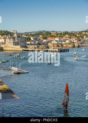 Cascais, Portugal - Sept 20, 2018: Stadtbild von Cascais am Meer im Sommer Tag. Gemeinde Cascais, Portugal Stockfoto