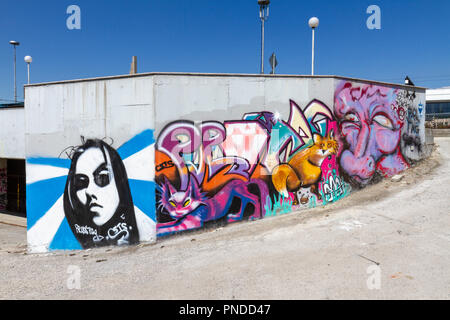 Graffiti auf eine Betonwand in der Nähe der Central Bus Station in Sofia, Bulgarien. Stockfoto