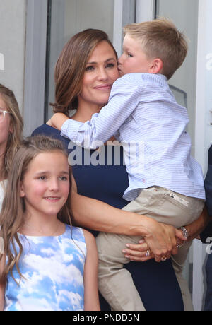 Jennifer Garner geehrt mit Stern auf dem Hollywood Walk of Fame mit: Jennifer Garner, Samuel Garner Affleck, Seraphina Rose Elizabeth Affleck Wo: Hollywood, California, United States Wann: 20 Aug 2018 Quelle: FayesVision/WENN.com Stockfoto