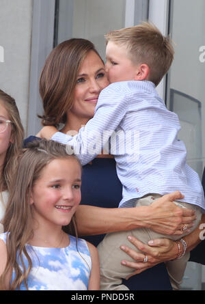 Jennifer Garner geehrt mit Stern auf dem Hollywood Walk of Fame mit: Jennifer Garner, Samuel Garner Affleck, Seraphina Rose Elizabeth Affleck Wo: Hollywood, California, United States Wann: 20 Aug 2018 Quelle: FayesVision/WENN.com Stockfoto